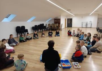 Ruszyła Robotyka LEGO w świetlicy w Brzeznej