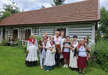 Pielgrzymka z Lichenia odwiedziła Zagrodę Lachowską „Kubalówka”